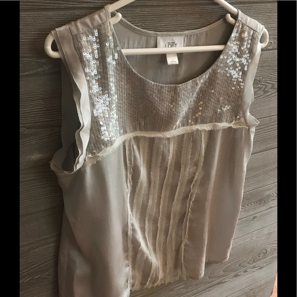 Ann Taylor LOFT gray sleeveless top w/sequins.